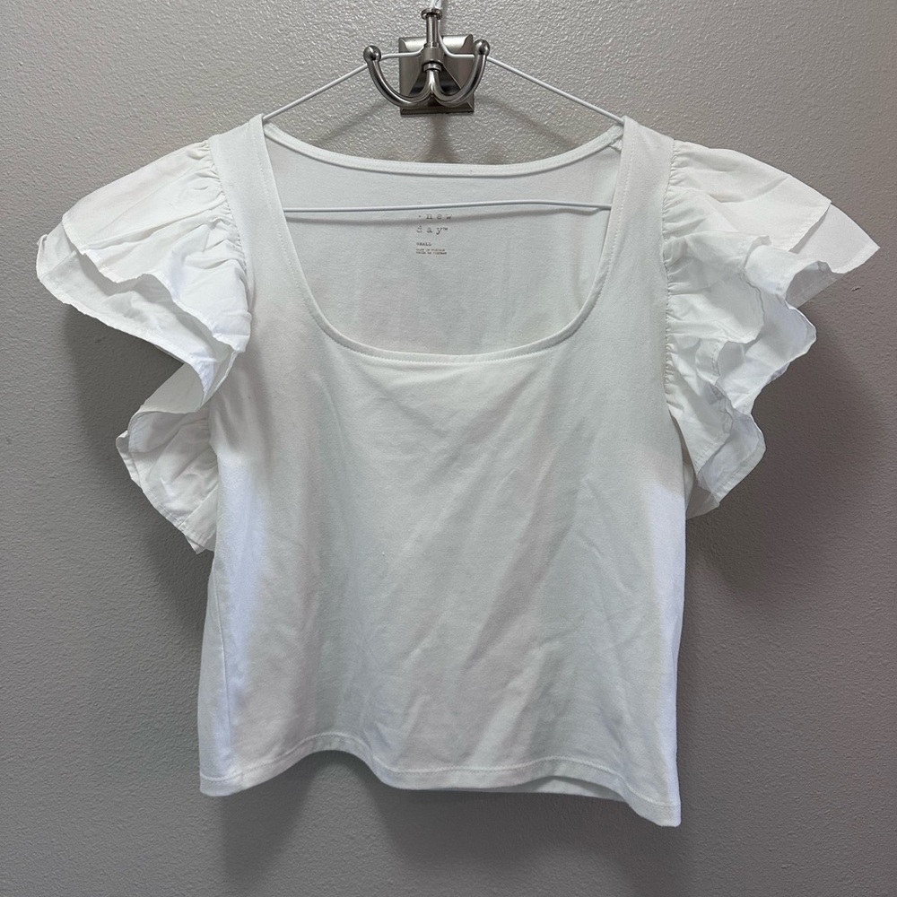 A new Day White Ruffled Sleeve Top. EUC. Small